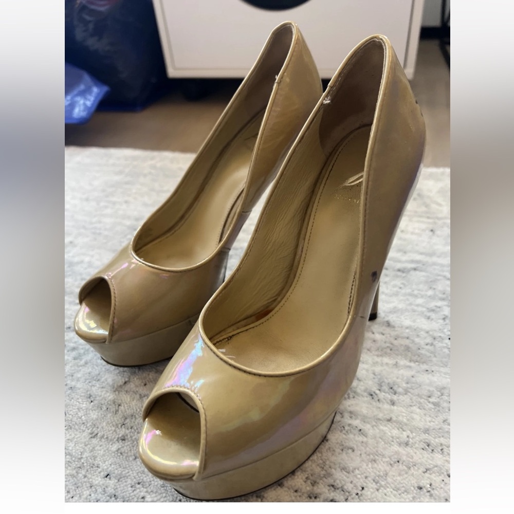 Brian Atwood Size 6 Pearlized Nude/gold Platform Heels